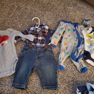 Bundle of Newborn clothing